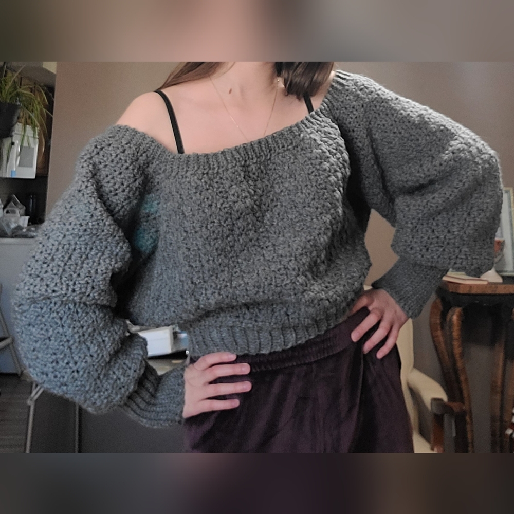 Gray Off Shoulder Cropped Batwing Sweater Size Large/XL